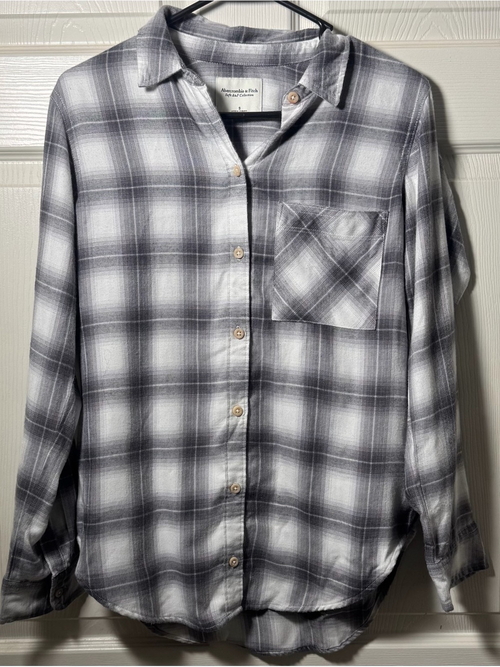 Women’s Abercrombie & Fitch Grey Plaid Top S